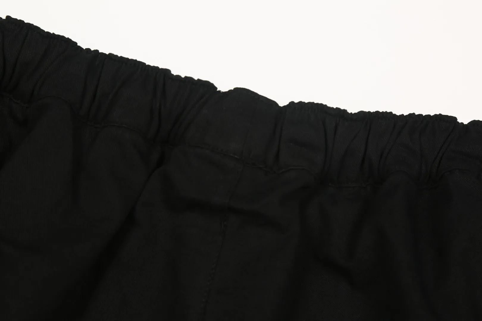 P146 White background picture [popular in summer] Style number: 25051# Color: black/navy blue/khaki/off-white/matte pink Size: S to 100% restoration of workmanship, fake placket design with front waves, double stitched lines covering the independent waistband, 0.6 thread pressure for the whole garment ✅ - RL/women's classic drawstring cotton shorts, super long and wide-leg style, the upper body does not stick to the legs, breathable and cool, drawstring elastic waist, easy to wear and match, all shirts and short-sleeved suits are good-looking. If you like the lazy style, you must buy the refreshing commuting OOTD, practical and full, a must-have item for the summer wardrobe, clean and refreshing